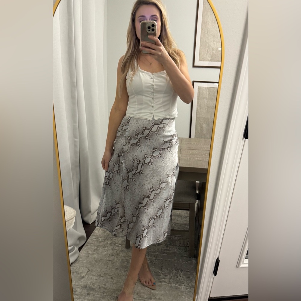 White Button-Up Tank Top - Picture 13 of 16